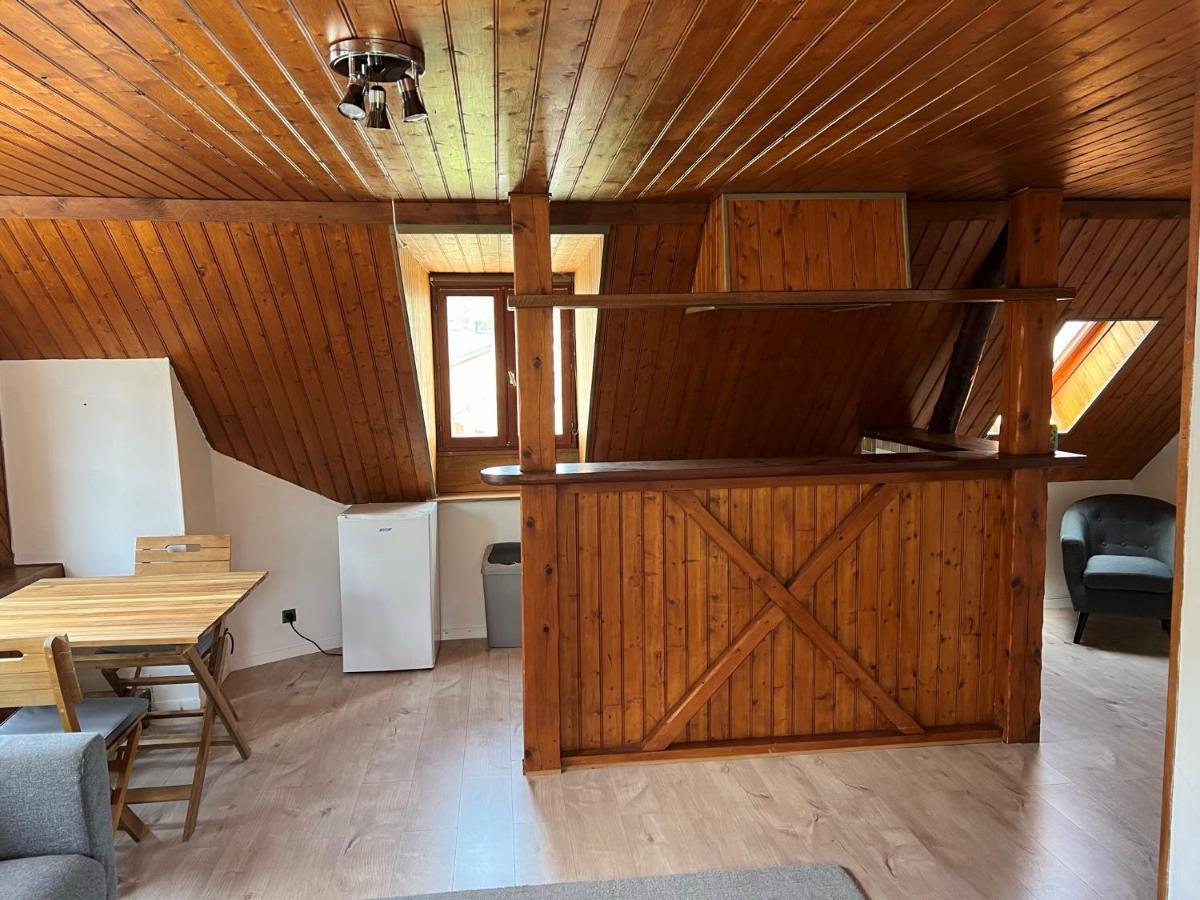 Top Floor Apartment With Mountain Views In The Centre Of Argeles Gazost Kültér fotó
