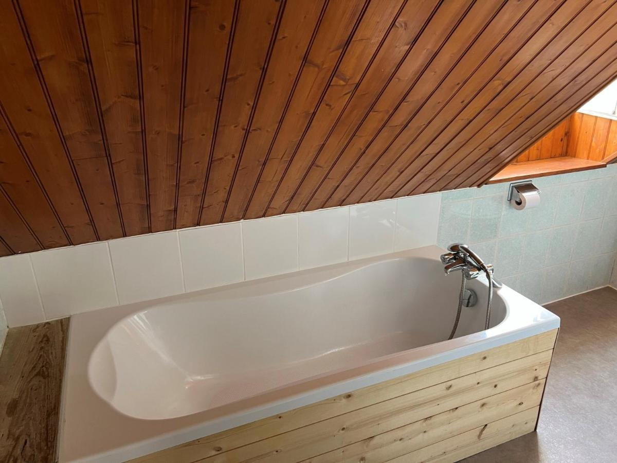 Top Floor Apartment With Mountain Views In The Centre Of Argeles Gazost Kültér fotó